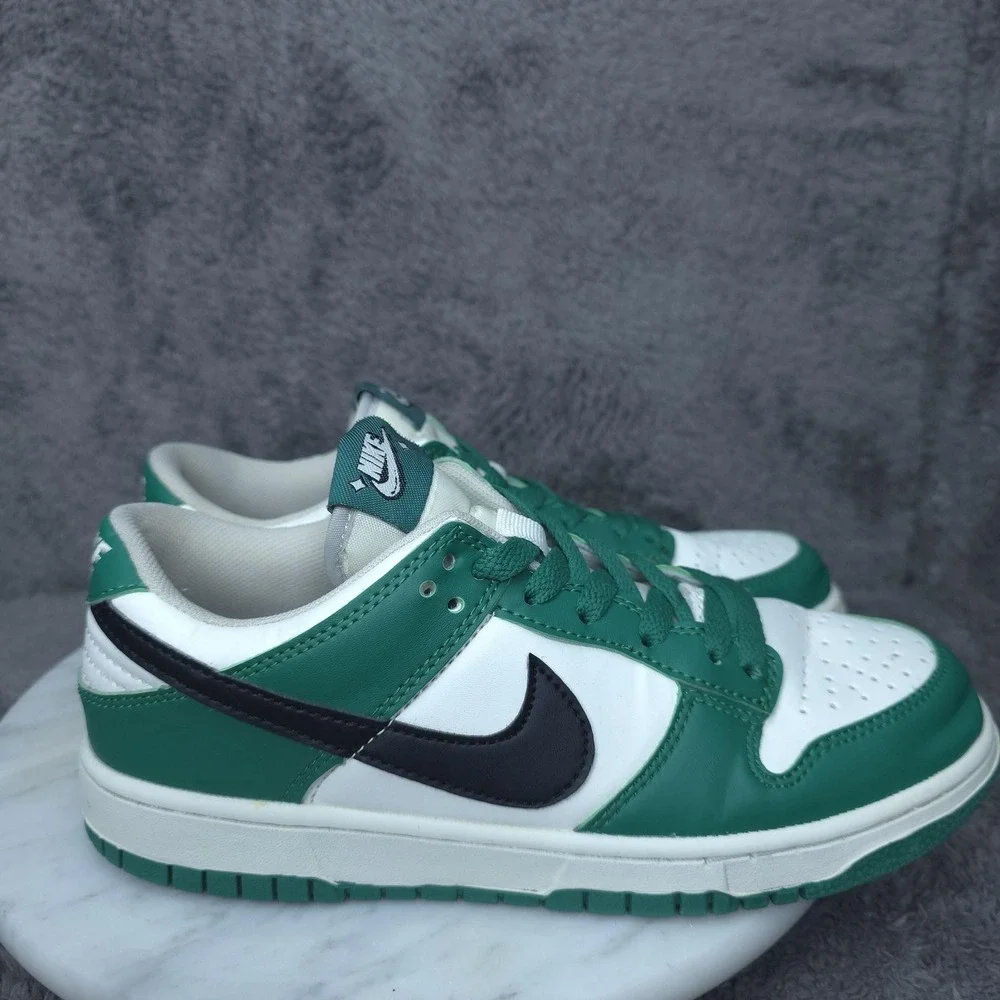 Nike Dunk Low Shoes Mens Size 7 Green White Black Leather Sneakers DR9654-100